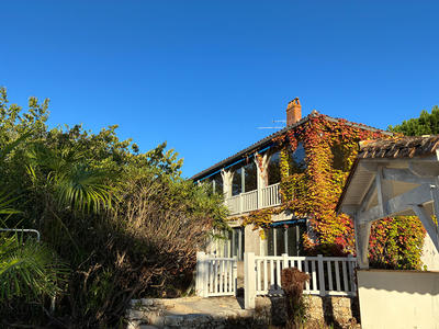 Maison - 226 m² - 8 pièces