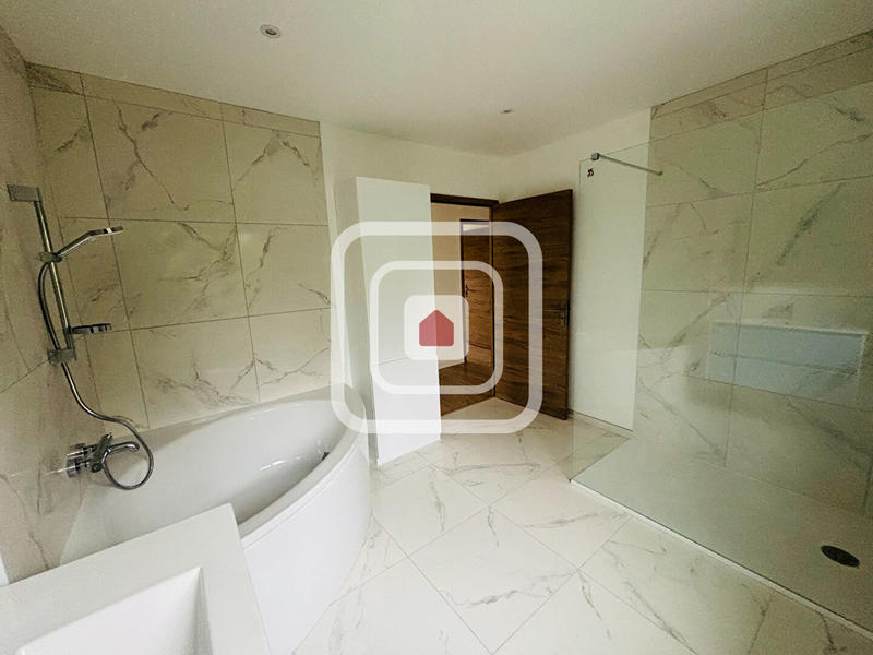 Maison - 131 m² - 5 pièces