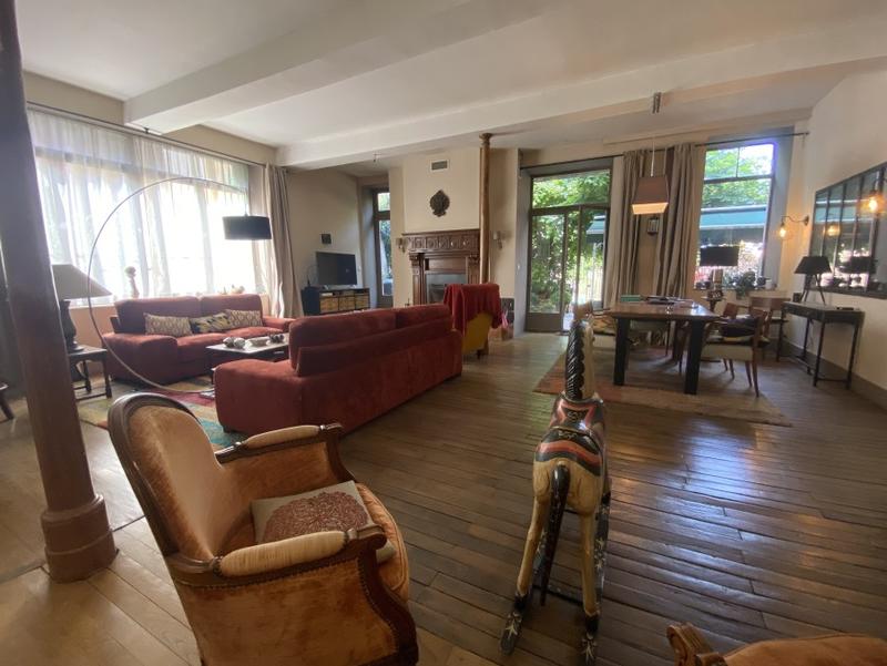 Maison - 243 m² - 6 pièces