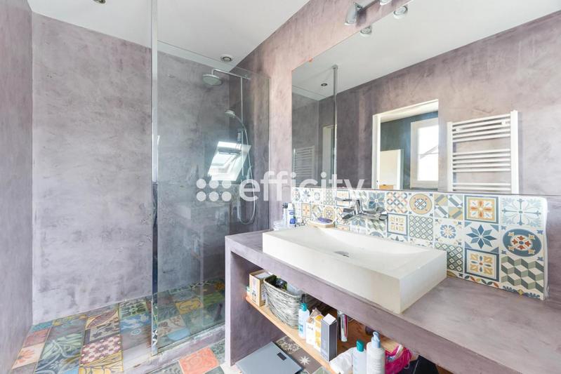 Pavillon - 169 m² - 7 pièces