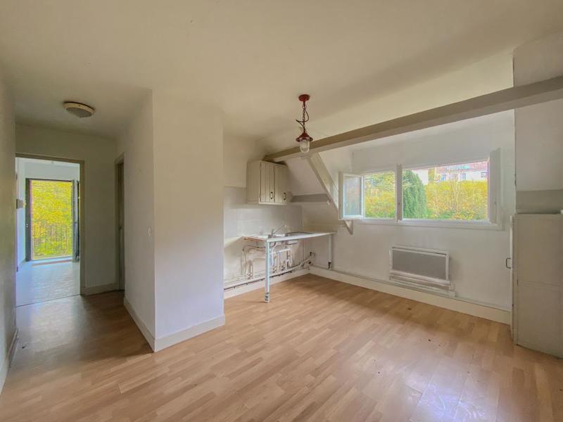 Maison - 284 m² - 9 pièces