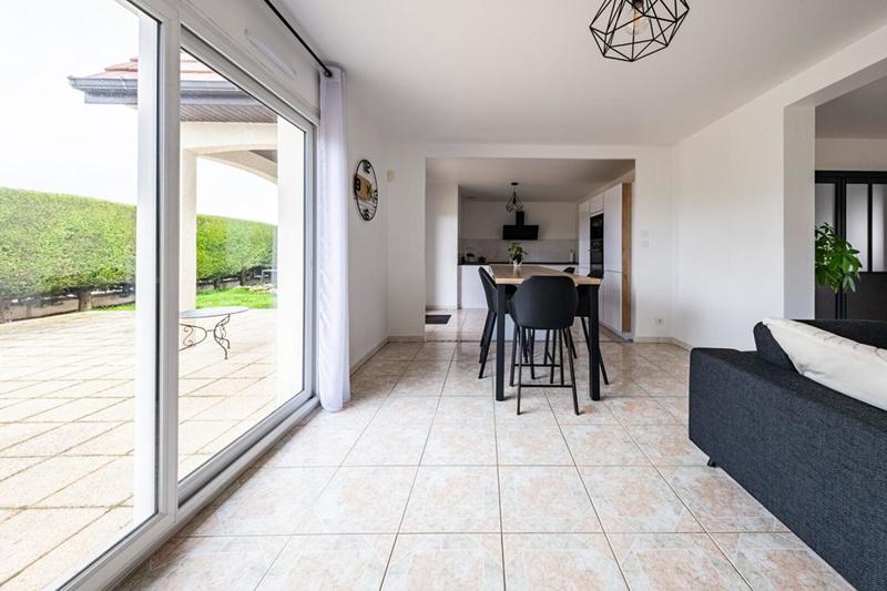 Maison - 169 m² - 8 pièces