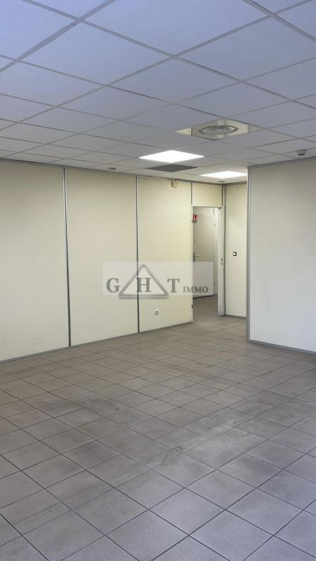 Entrepôt - 5 023 m²