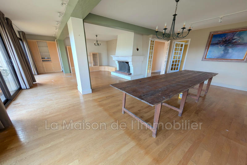 Maison - 167 m² - 8 pièces