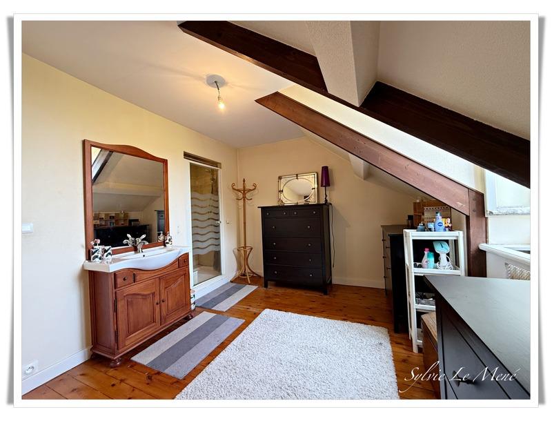 Maison - 290 m² - 12 pièces