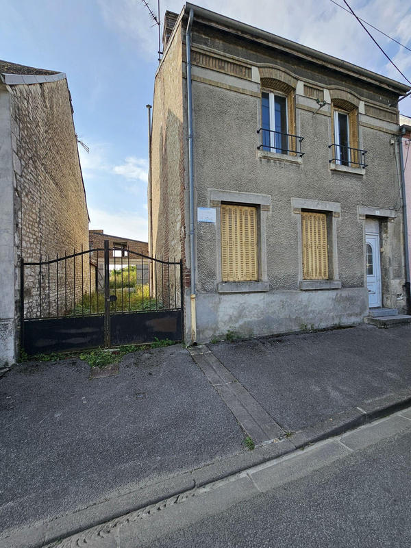 Maison - 95 m² - 4 pièces