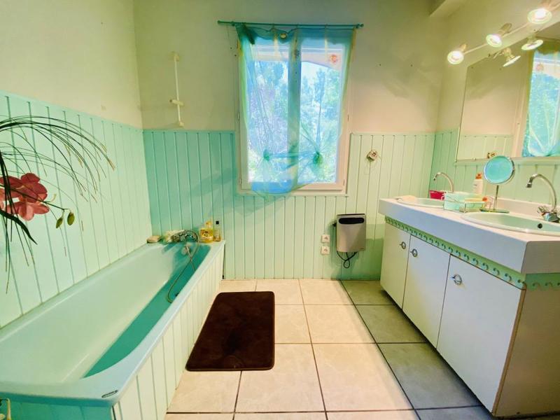 Maison - 220 m² - 7 pièces