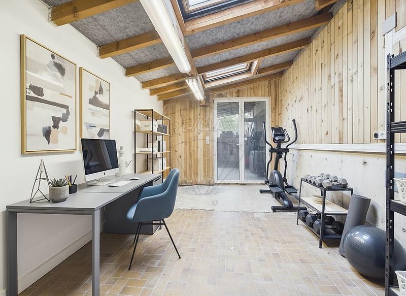 Maison - 203 m² - 6 pièces