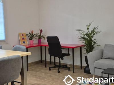 Chambre - 12 m² - 1 pièce