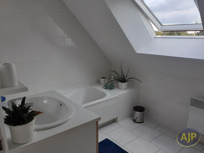 Maison - 101 m² - 5 pièces