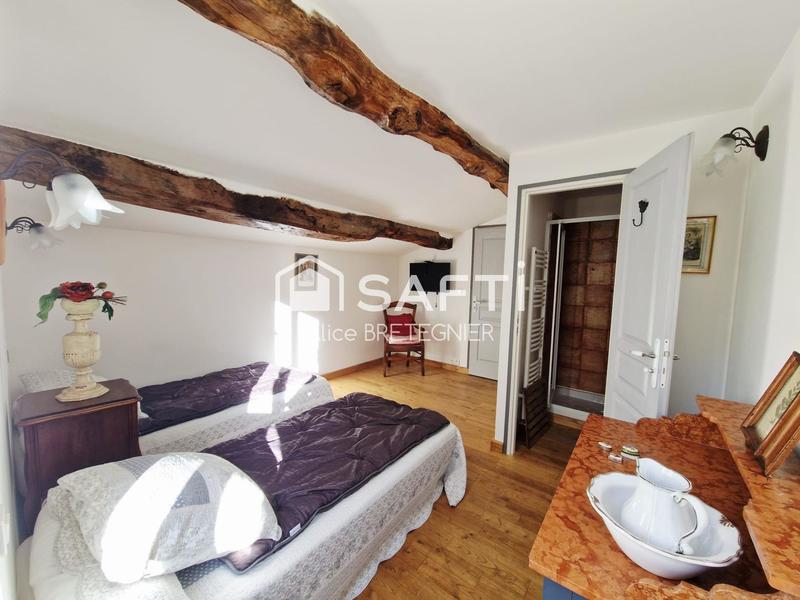 Maison - 280 m² - 10 pièces