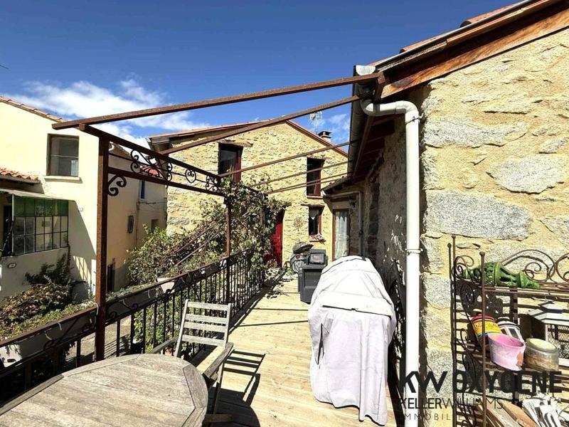 Maison en pierre - 98 m² - 4 pièces