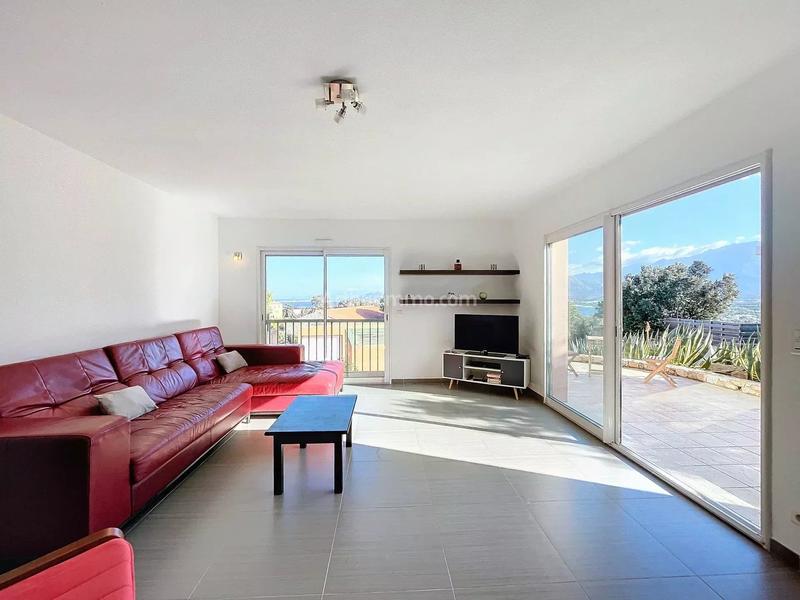 Appartement - 69 m² - 3 pièces