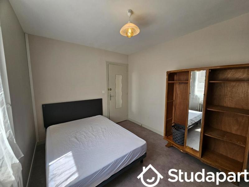 Chambre - 11 m² - 1 pièce