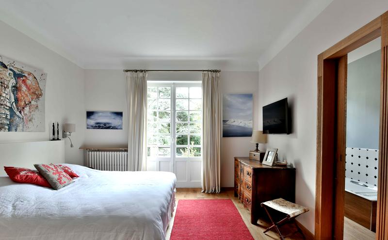 Demeure - 300 m² - 9 pièces