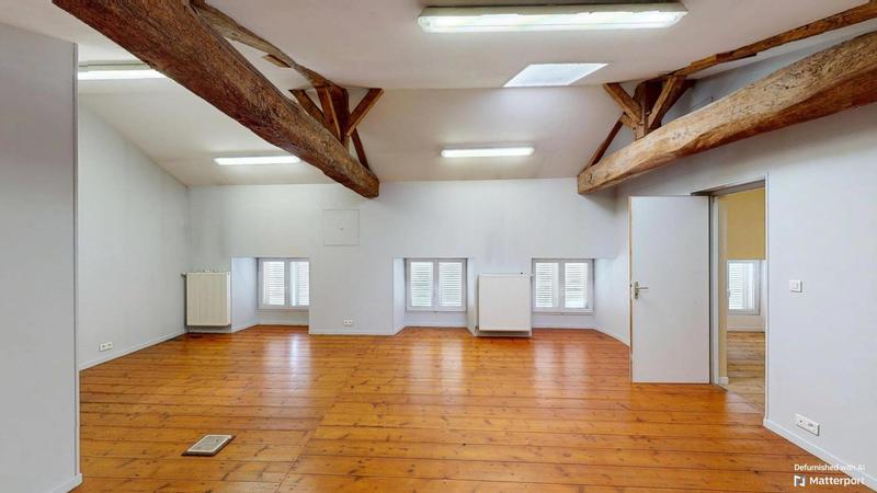 Maison - 330 m² - 10 pièces