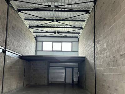 Local d'activités - 177 m²