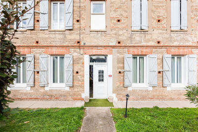 Maison - 297 m² - 12 pièces