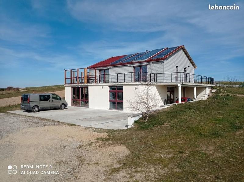 Propriété - 206 m² - 9 pièces