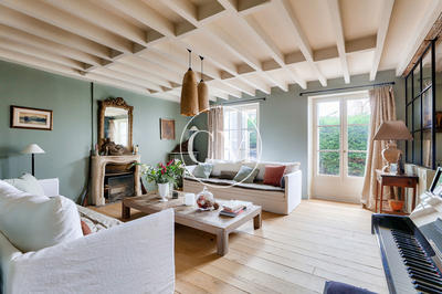 Maison - 320 m² - 9 pièces