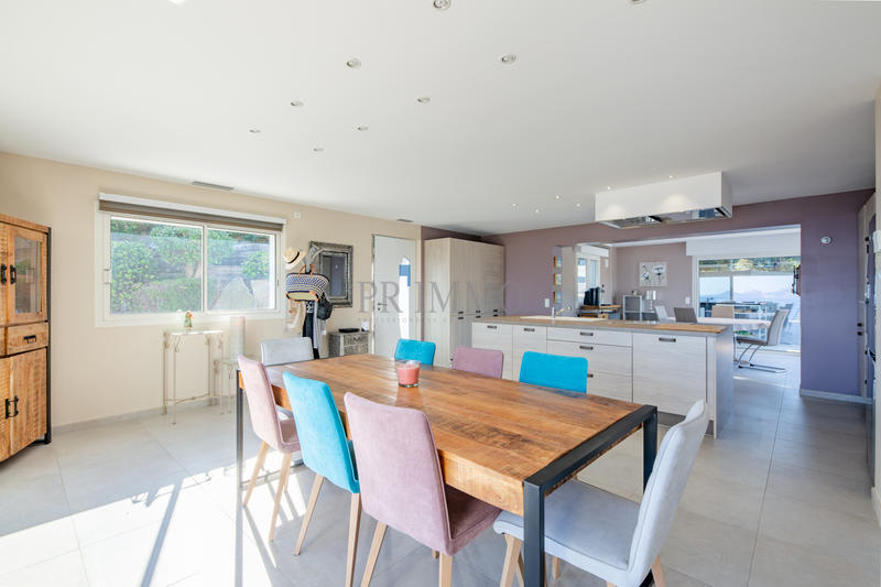 Maison - 261 m² - 7 pièces