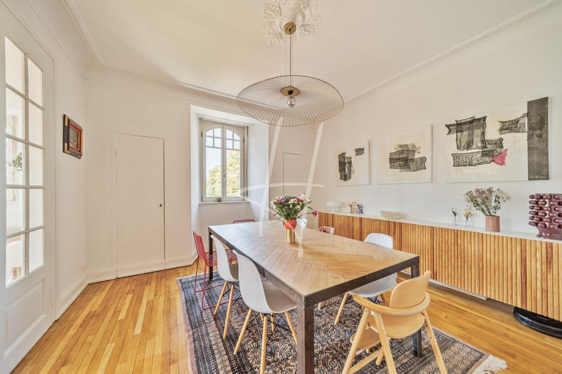 Appartement - 134 m² - 6 pièces