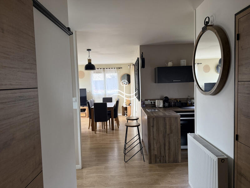 Maison - 96 m² - 6 pièces