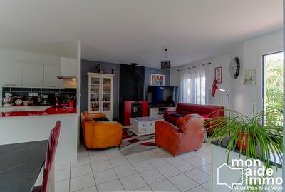 Maison - 81 m² - 4 pièces