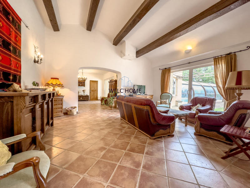 Villa - 250 m² - 9 pièces