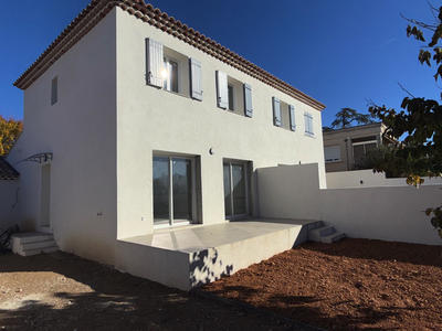 Maison - 98 m² - 4 pièces