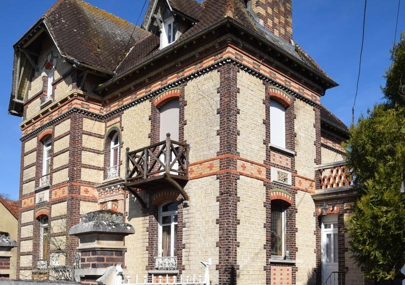 Maison bourgeoise - 255 m² - 11 pièces