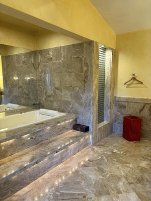 Propriété - 1 000 m² - 10 pièces