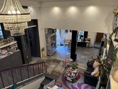 Loft - 285 m² - 8 pièces