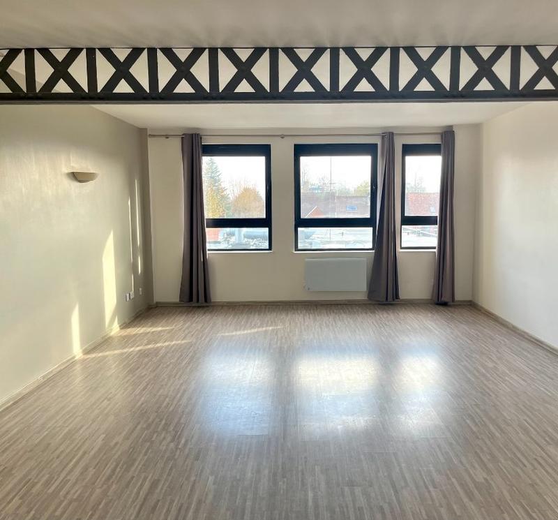 Loft - 92 m² - 4 pièces