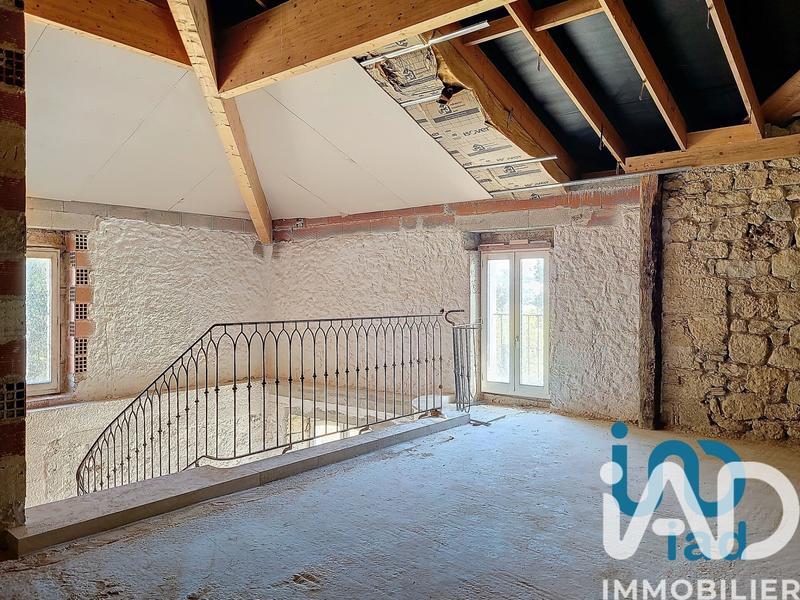 Maison - 760 m² - 11 pièces