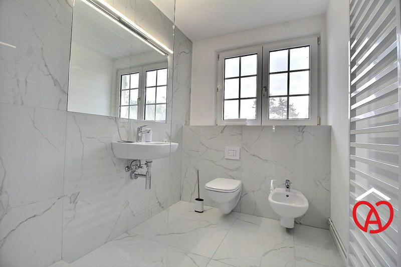 Maison - 248 m² - 10 pièces