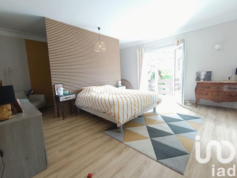 Maison - 240 m² - 7 pièces