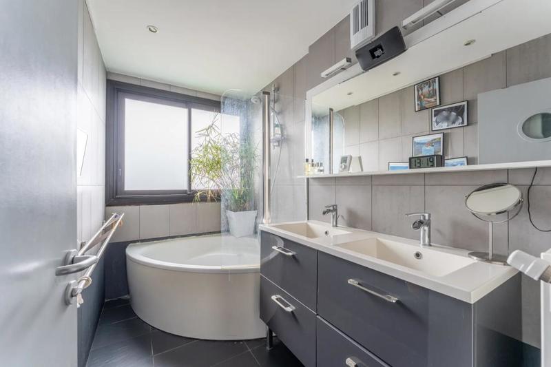 Appartement - 100 m² - 5 pièces