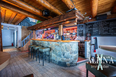 Châlet - 379 m² - 10 pièces