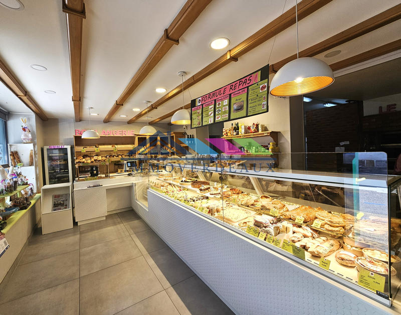 Local commercial - 125 m² - 4 pièces