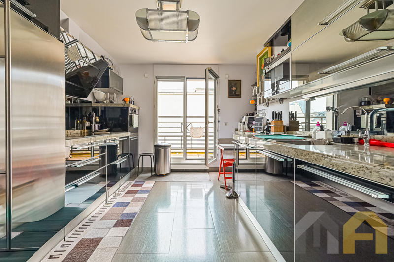 Appartement - 94 m² - 4 pièces