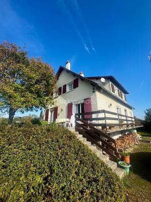 Maison de village - 165 m² - 11 pièces