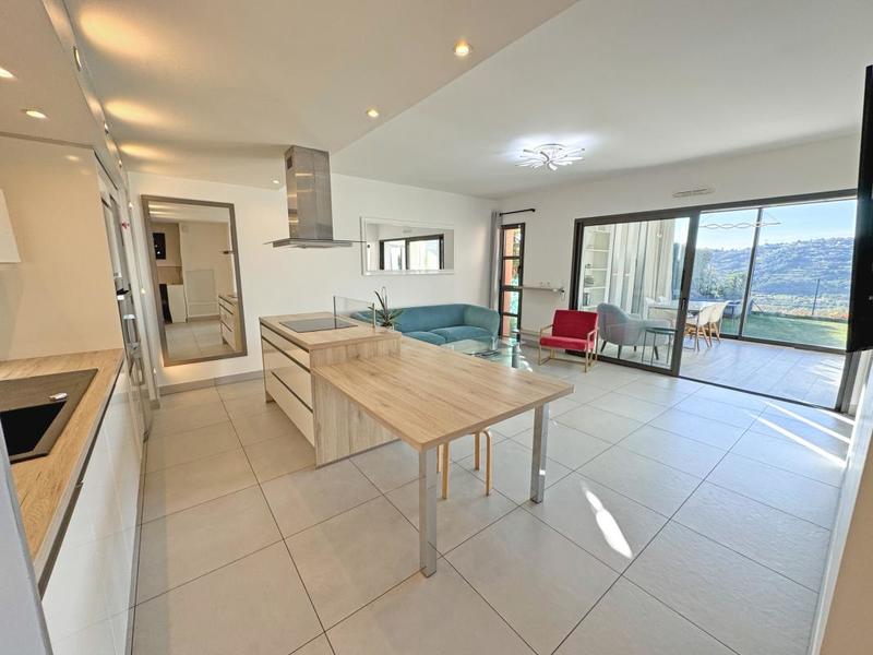 Appartement - 88 m² - 3 pièces