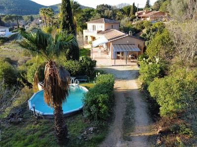 Maison - 137 m² - 4 pièces