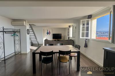 Triplex - 94 m² - 4 pièces