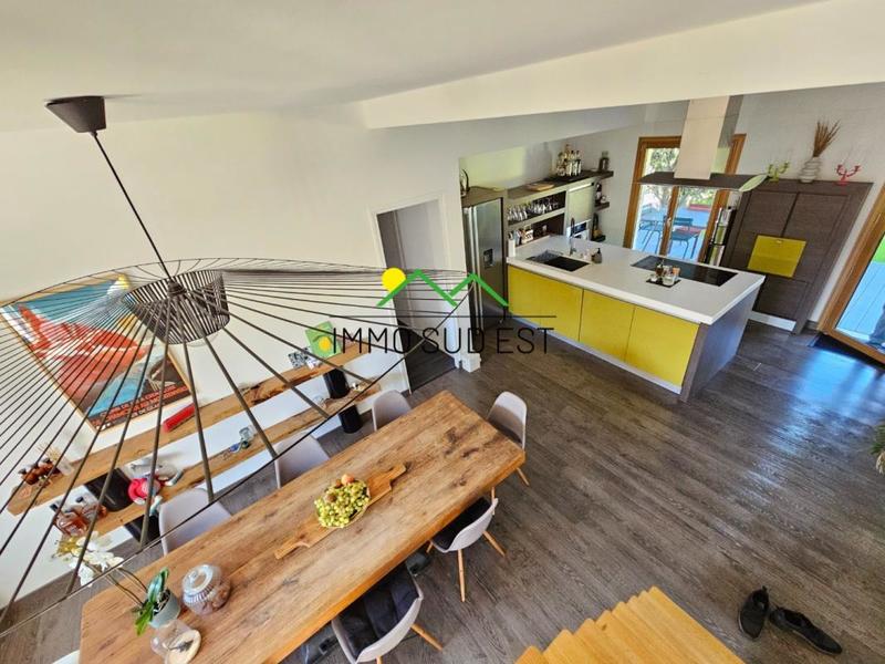 Maison traditionnelle - 168 m² - 7 pièces