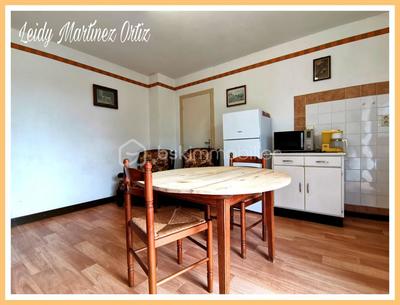 Maison - 350 m² - 21 pièces