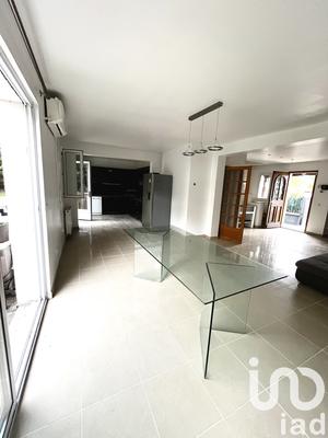 Maison - 140 m² - 6 pièces