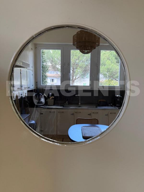 Demeure - 260 m² - 8 pièces