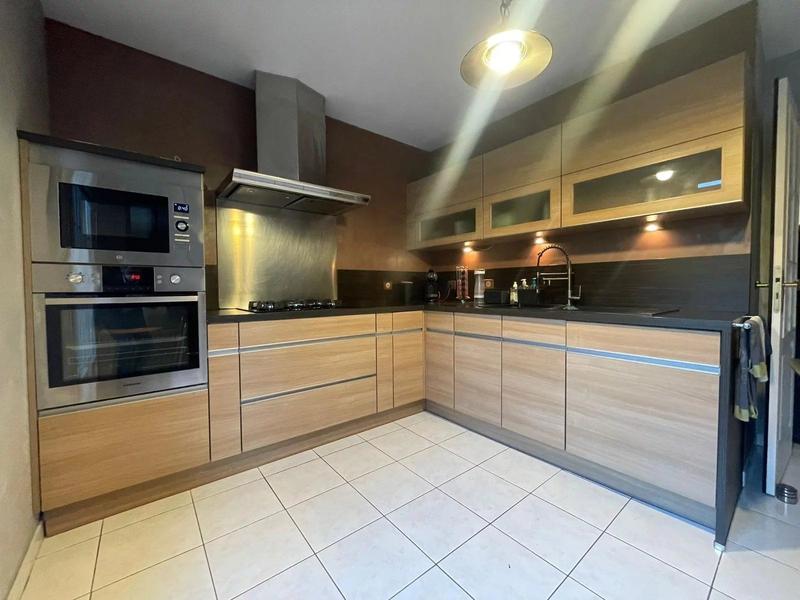 Maison - 122 m² - 5 pièces